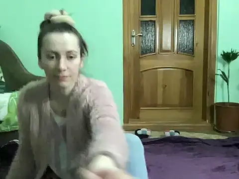 Snapshot of AngelTough20 chatting on October 17, 10:24 pm AngelTough20 online show from October 17, 10:24 pm
