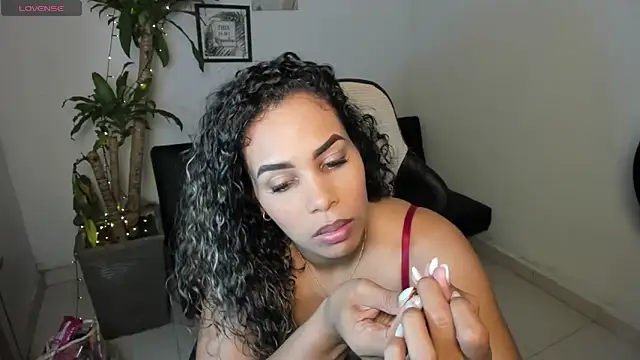alyssannVhm online show from May 28, 11:02 pm