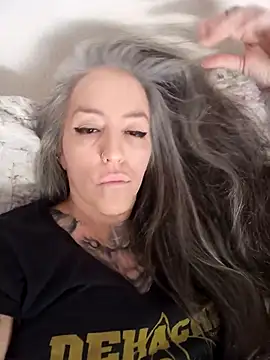 vamporasuccubus19777 online show from November 9, 2:35 pm