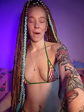 LucidLucy online show from December 22, 1:14 pm