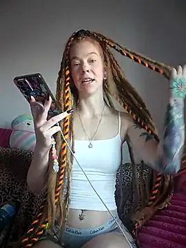 LucidLucy online show from November 4, 1:05 pm