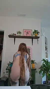 LucidLucy online show from November 8, 1:38 pm