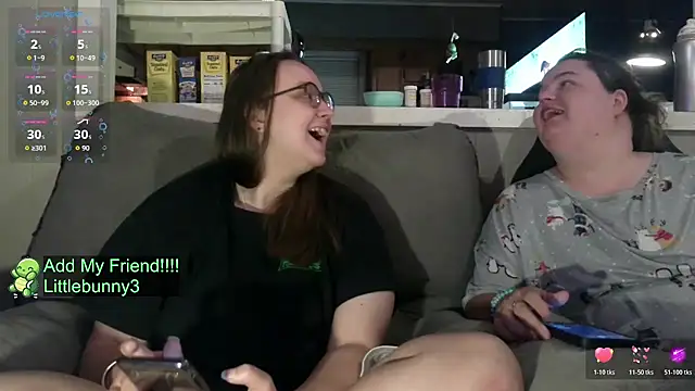 Snapshot of TurtleLady420 chatting on October 22, 12:15 am TurtleLady420 online show from October 22, 12:15 am