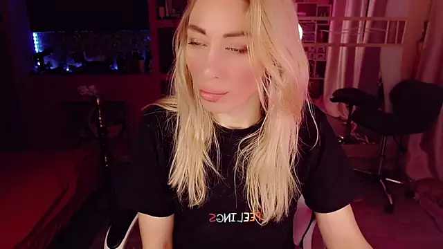 AnnieGOld  online show from December 1, 5:44 am