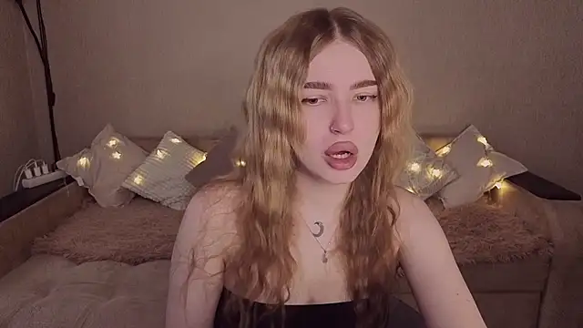 ViolettaLopez online show from April 22, 2:47 pm