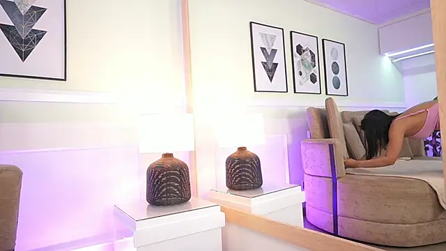 MaddyWattson online show from December 5, 11:33 am