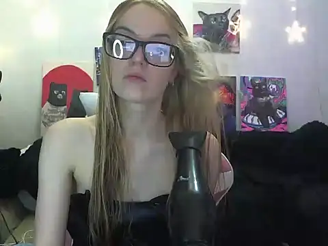 SecretSophia online show from November 4, 4:45 pm