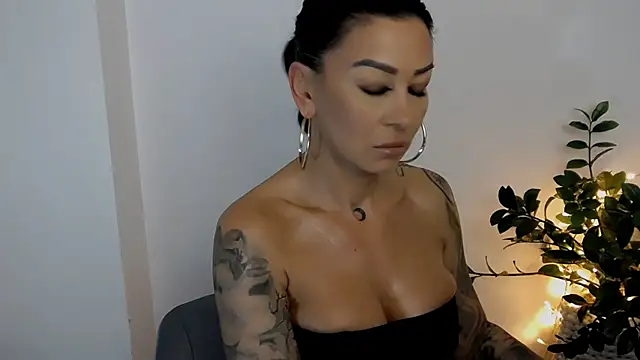 Snapshot of Xentthia chatting on October 15, 3:03 pm Xentthia online show from October 15, 3:03 pm