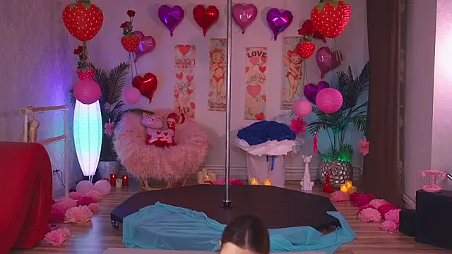 KittyCaitlin online show from February 16, 11:37 pm