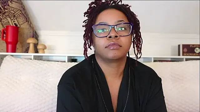 -khayaparker online show from February 4, 8:23 pm