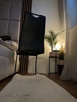 OIivia online show from April 19, 6:10 pm