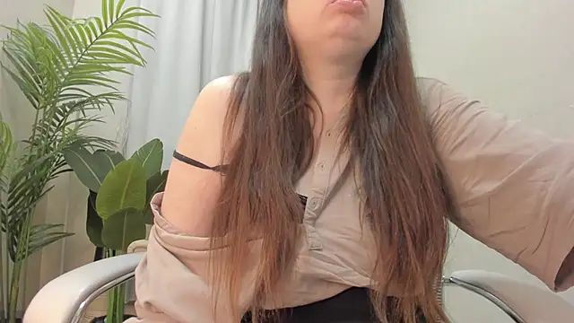 BattyMoll online show from January 11, 3:39 pm