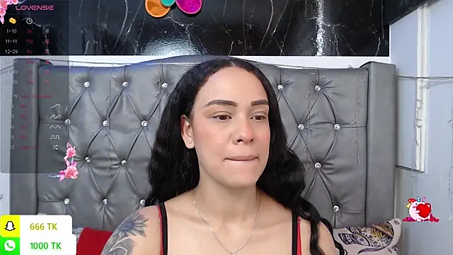 LAILAGUMMY online show from May 29, 4:27 pm