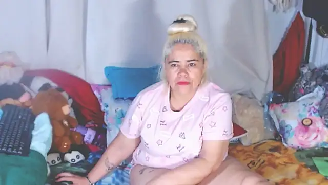 estrellita fugaz16x online show from December 1, 5:22 am