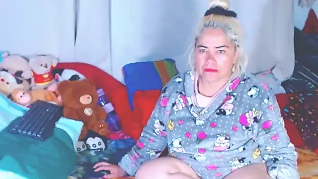 estrellita fugaz16x online show from December 5, 10:16 am