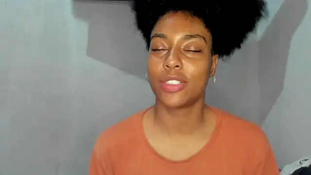 thaimy  online show from September 19, 12:42 am