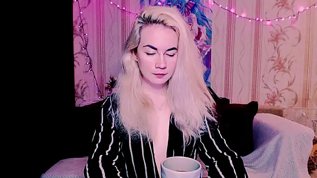 xxxcharismaaa online show from May 31, 4:13 pm