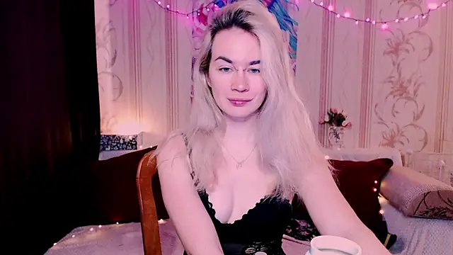 xxxcharismaaa online show from April 17, 5:53 am