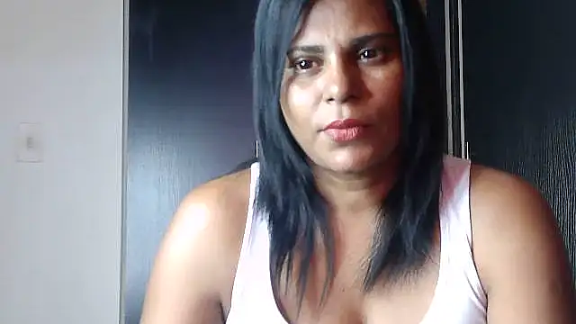 Snapshot of indianDreams_ chatting on October 17, 12:30 pm indianDreams online show from October 17, 12:30 pm