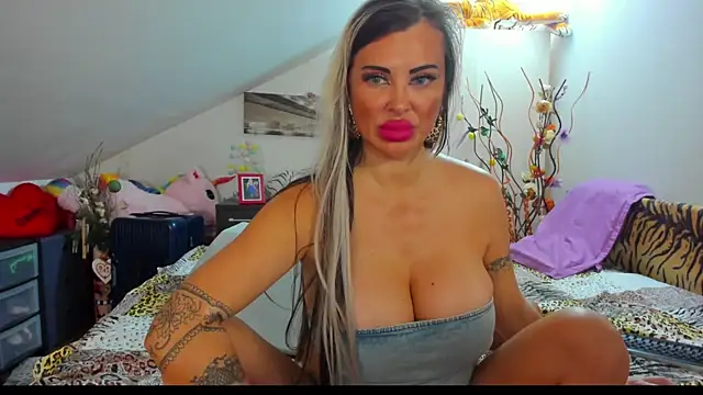 Snapshot of Raffaelababy chatting on September 27, 2:13 pm Raffaelababy online show from September 27, 2:13 pm