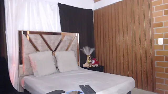 AGATHAA WHITE online show from June 2, 10:38 am