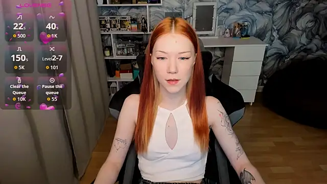 litl Mia online show from November 12, 4:49 pm