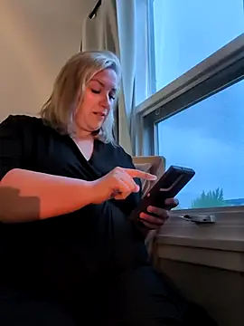 Canadian BBW online show from May 13, 9:42 pm