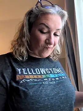 Canadian BBW online show from May 6, 8:46 pm