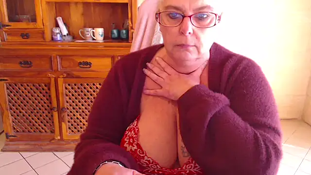 MISS LINDAH online show from March 25, 9:34 am