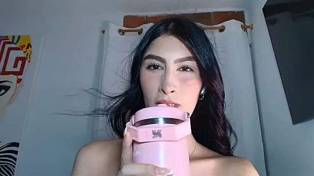 valeria gonzales  online show from June 5, 2:37 am