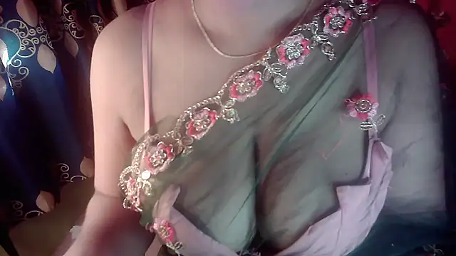 Snapshot of Lolona chatting on October 17, 3:43 am Lolona online show from October 17, 3:43 am