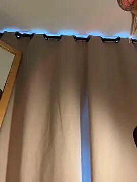 curchez  online show from December 17, 10:47 pm