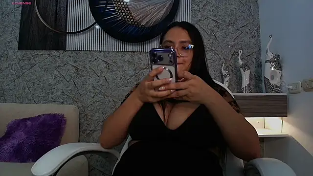 octavia rouse online show from December 19, 7:06 pm