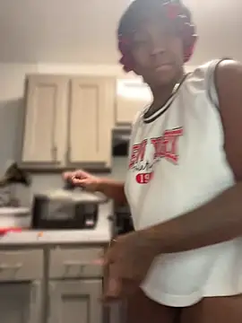 Foreignthababyy online show from April 17, 10:12 pm