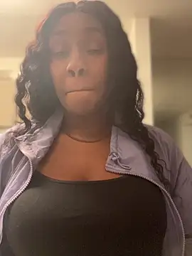 Foreignthababyy online show from May 5, 4:37 am