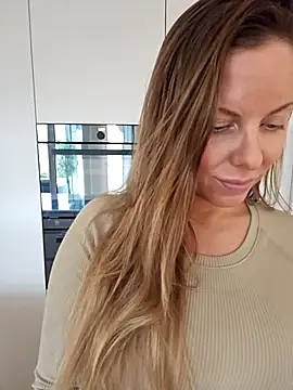 novaforyou1 online show from February 8, 2:32 pm