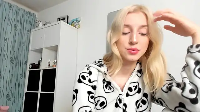 KenzieDawton online show from November 27, 4:48 am