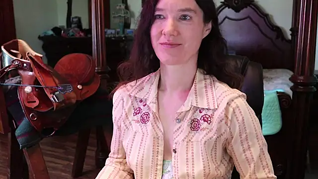 thornburyrose online show from March 12, 8:00 pm