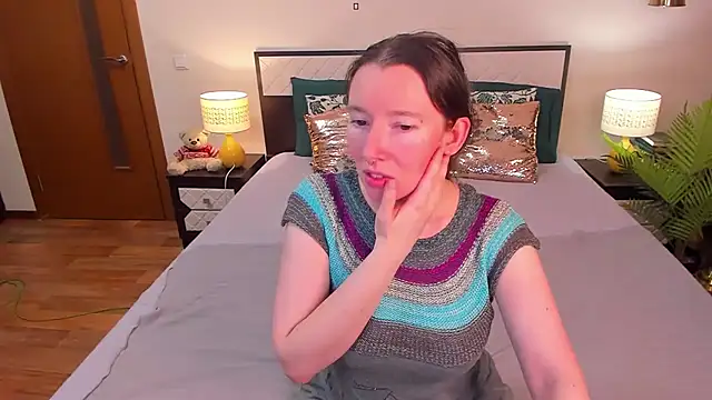 CatherineWalls online show from May 21, 8:12 am