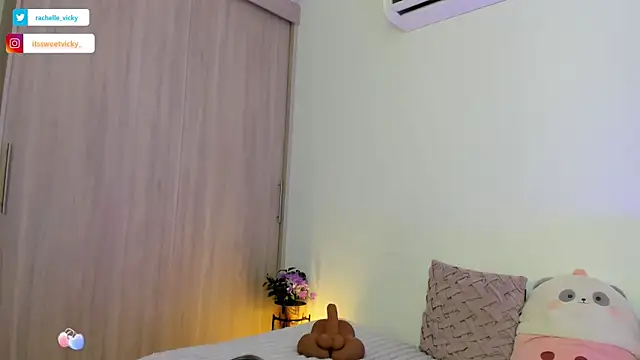 Snapshot of vicky_rachell chatting on October 1, 2:55 pm vicky rachell online show from October 1, 2:55 pm