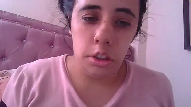 Snapshot of annarose19 chatting on September 8, 7:46 pm annarose19 online show from September 8, 7:46 pm