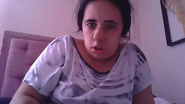Snapshot of annarose19 chatting on September 16, 9:23 pm annarose19 online show from September 16, 9:23 pm