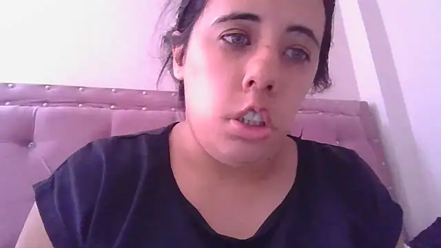 Snapshot of annarose19 chatting on October 9, 6:12 pm annarose19 online show from October 9, 6:12 pm
