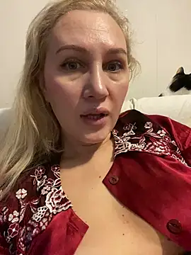 YourBlondee online show from January 12, 2:50 am