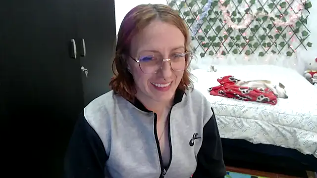 kittykalor09 online show from February 10, 4:15 am