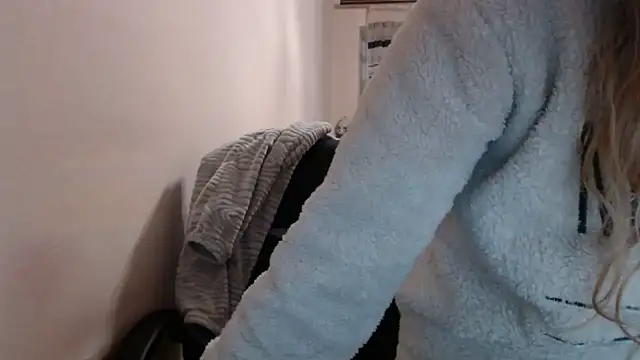 PeterAndJen online show from December 15, 8:14 pm