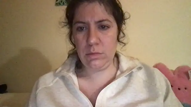 Snapshot of HYPHYtype chatting on October 4, 3:34 am HYPHYtype online show from October 4, 3:34 am