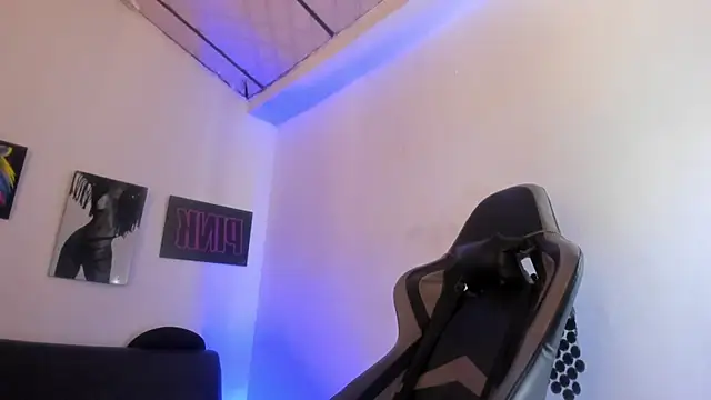 crisstal miler online show from October 15, 3:58 pm