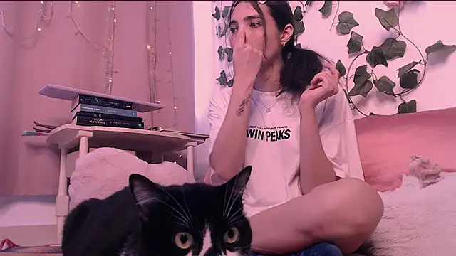 Snapshot of darkcandy666 chatting on October 12, 12:51 pm darkcandy666 online show from October 12, 12:51 pm