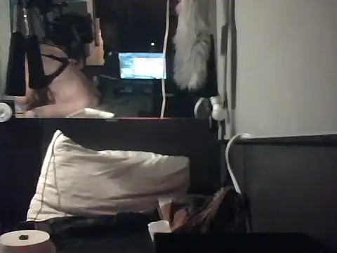 slutviki online show from December 19, 11:52 pm